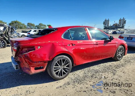 2021 Toyota Camry Se z USA, uszkodzony, nr VIN 4T1S31AK2MU024283